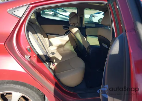 2013 Hyundai Elantra Limited z USA, uszkodzony, nr VIN 5NPDH4AE0DH299459